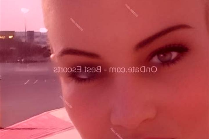 Elizabeth, 34 — Escort in Roanoke, United States