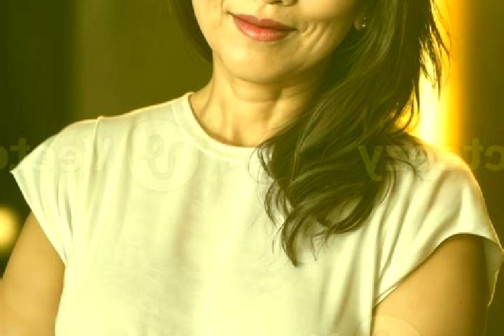 Elizabeth, 35 — Escort in Heshe, China