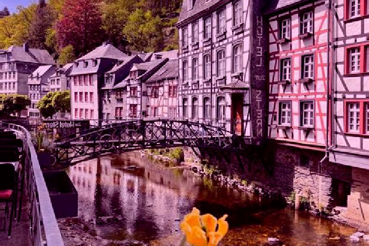 Elizabeth, 35 — Escort in Mochau, Germany