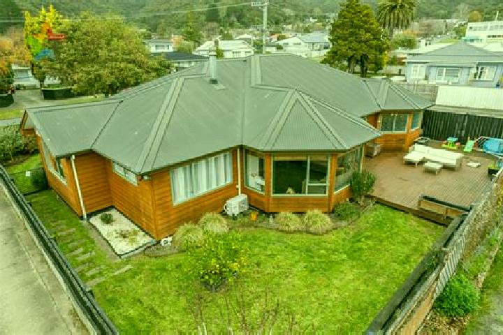 Elizabeth, 35 — Escort in Naenae, New Zealand