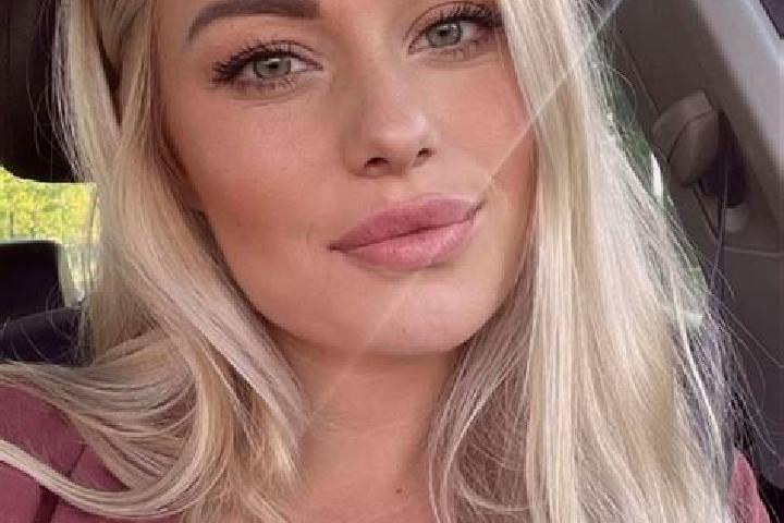Elizabeth, 36, a blonde hazel-eyed slavic companion based in Woelfnitz. Offering Domination, Dinner Date, Duos, Roleplay, GFE. Available for incall and outca...