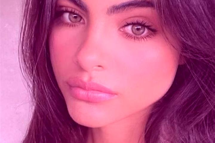 Elizabeth, 36, a brunette dark-eyed mediterranean companion based in Merlimau. Offering Travel Companion, Fetish, A-Level, Party Girl. Available for incall a...