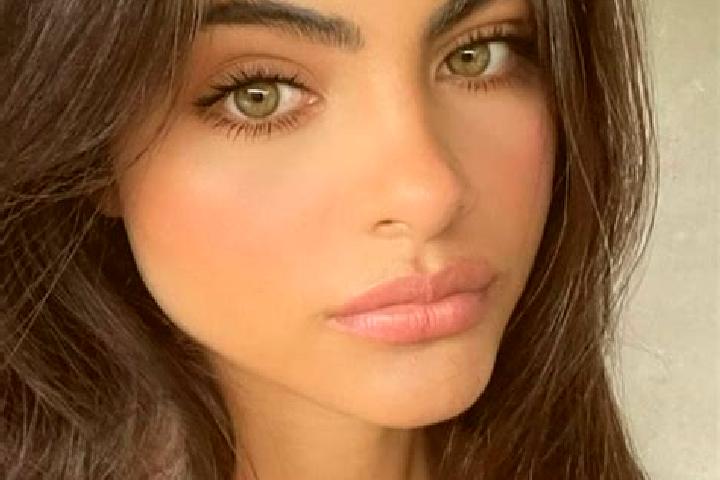 Elizabeth, 36, a brunette green-eyed slavic companion based in Allahin. Offering OWO, Duos. Available for incall and outcall, overnight bookings available.