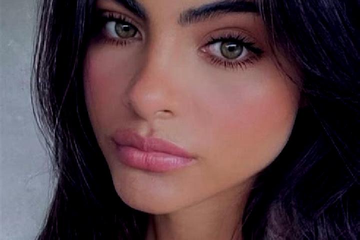 Elizabeth, 36, a dark blonde hazel-eyed caucasian companion based in Zhantian. Offering Striptease, Duos, Deep French Kissing. Available for incall and outca...