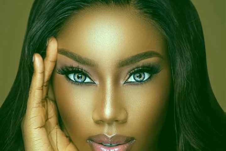Elizabeth, 36, a red blue-eyed ebony companion based in Mickten. Offering Domination, Striptease, Dinner Date. Available for incall and outcall, overnight bo...