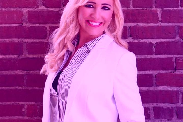 Elizabeth, 36 — Escort in Elkview, United States