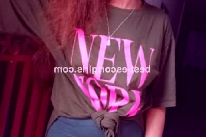 Elizabeth, 36 — Escort in Ouhozi, Comoros