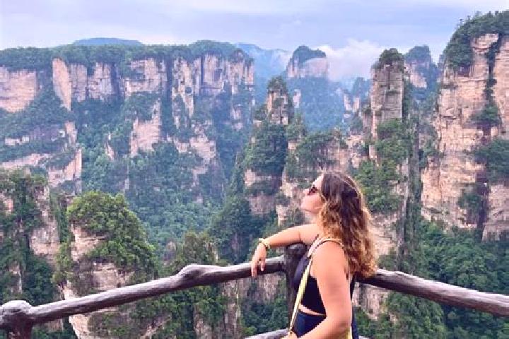 Elizabeth, 36 — Escort in Tiandu, China