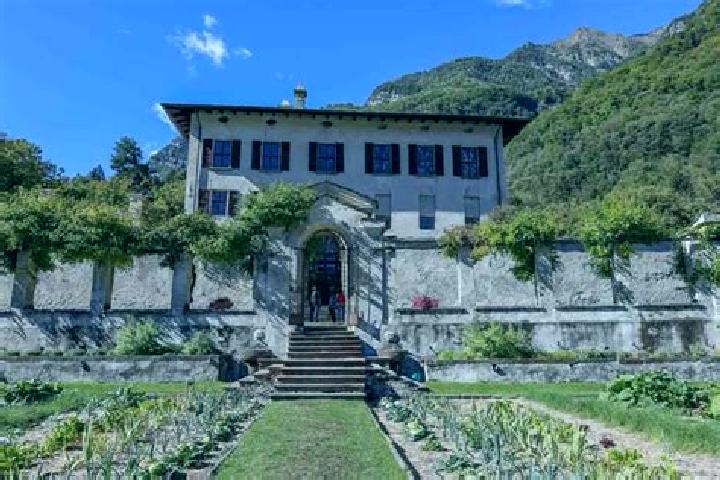 Elizabeth, 36 — Escort in Villa di Chiavenna, Italy