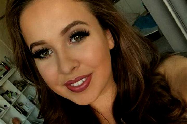 Elizabeth, 37, a auburn brown-eyed caucasian companion based in Lamboing. Offering Girlfriend Experience, Party Girl, Overnight, Fetish. Available for incall...