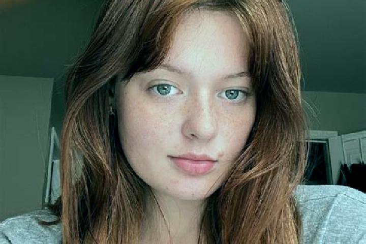 Elizabeth, 37, a red green-eyed mixed companion based in Cotronei. Offering Striptease, CIM, Deep French Kissing, GFE. Available for incall and outcall, over...
