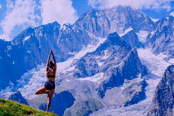 Elizabeth, 37 — Escort in Courmayeur, Italy