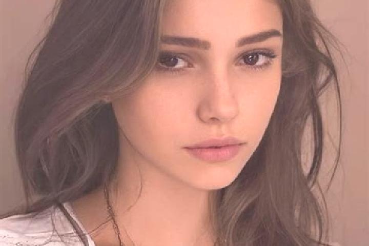 Elizabeth, 38, a brunette hazel-eyed slavic companion based in Dori. Offering Overnight, CIM, Dinner Date, Erotic Massage. Available for incall and outcall, ...