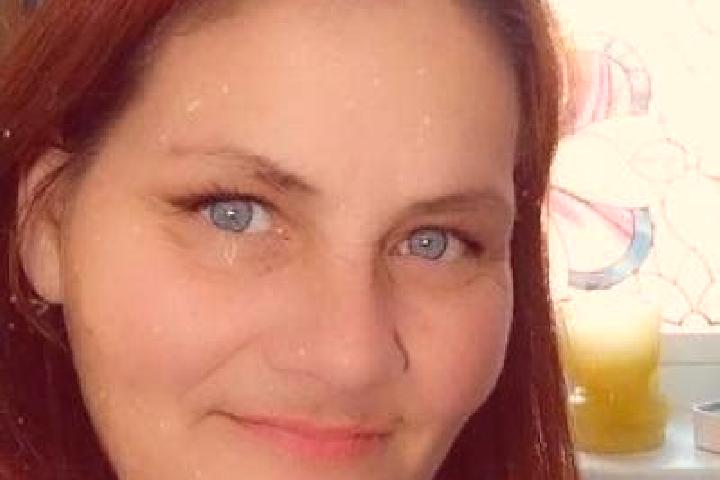 Elizabeth, 38, a red dark-eyed mixed companion based in Pippa Passes. Offering Duos, Striptease, BDSM. Available for incall and outcall, day and evening dates.