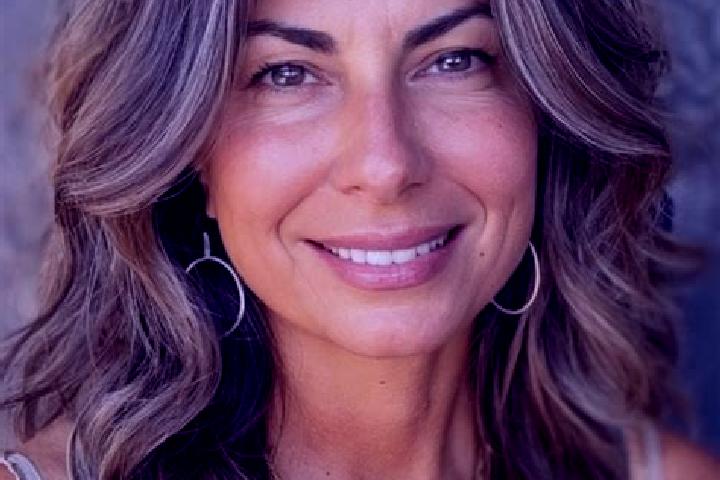 Elizabeth, 39, a brunette grey-eyed middle eastern companion based in Liozno. Offering Fetish, Deep French Kissing, Duos, Erotic Massage. Available for incal...