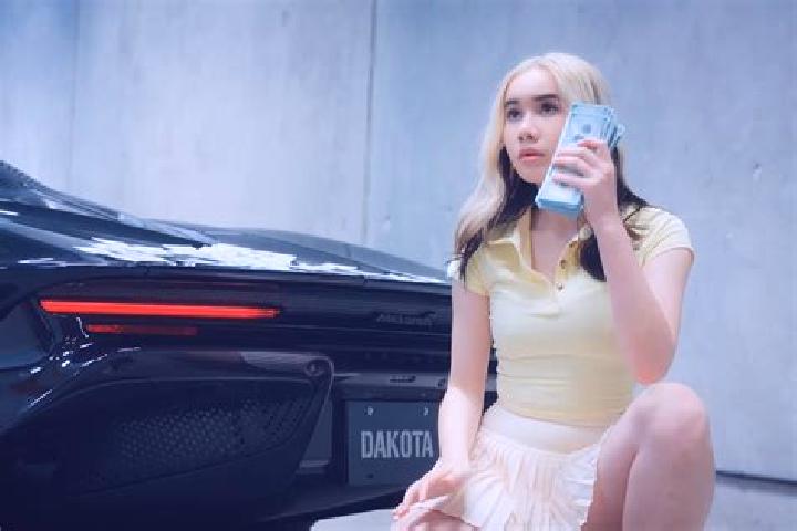 Elizabeth, 39 — Escort in Candi, Indonesia