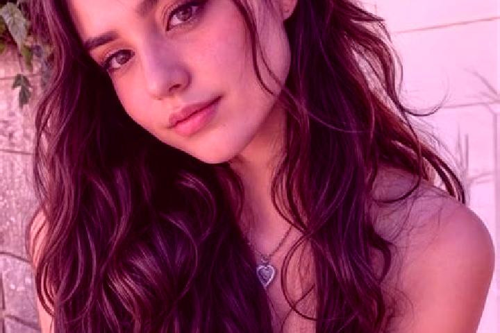 Ella, 20, a auburn hazel-eyed mixed companion based in Rupa. Offering Massage, A-Level, 69, Dinner Date. Available for incall and outcall, overnight bookings...