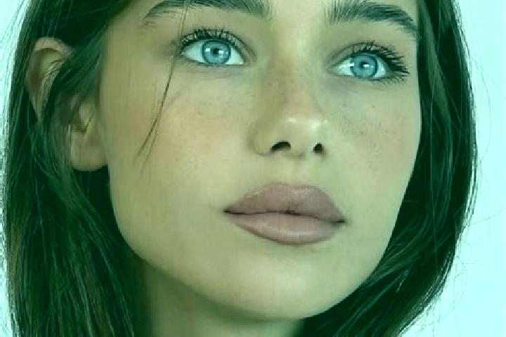 Ella, 20, a brunette brown-eyed slavic companion based in Turkeve. Offering Deep French Kissing, Dinner Date, Travel Companion, Couples, OWO. Available for i...