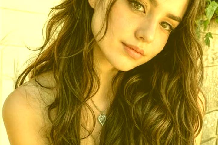 Ella, 20, a brunette hazel-eyed mixed companion based in Mirassolandia. Offering Dinner Date, GFE, A-Level, Travel Companion. Available for incall and outcal...