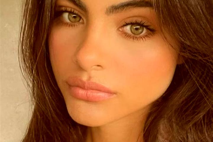 Ella, 20, a chestnut grey-eyed indian companion based in Kharkivskyi Masyv. Offering Couples, Overnight, Dinner Date, Roleplay, Prostate Massage. Available f...