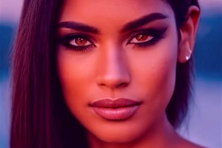 Ella, 20, a chestnut hazel-eyed latina companion based in Novaya Usman . Offering CIM, Duos, Erotic Massage, Domination, 69. Available for incall and outcall...