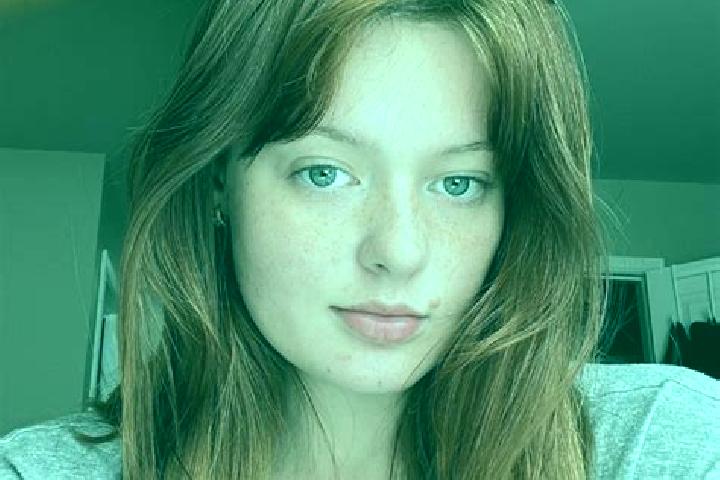 Ella, 21, a red hazel-eyed latina companion based in Eerbeek. Offering Party Girl, CIM, Erotic Massage, 69. Available for incall and outcall, overnight booki...