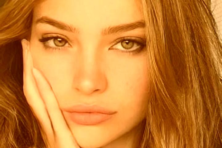 Ella, 21, a red hazel-eyed latina companion based in Komorow. Offering Massage, Striptease, Fetish, Erotic Massage. Available for incall and outcall, day and...
