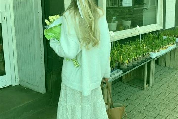 Ella, 21 — Escort in Hagenow, Germany