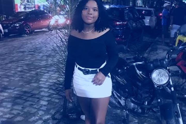 Ella, 21 — Escort in Itapitanga, Brazil