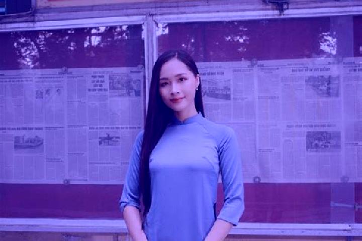 Ella, 22 — Escort in Hung Ha, Vietnam