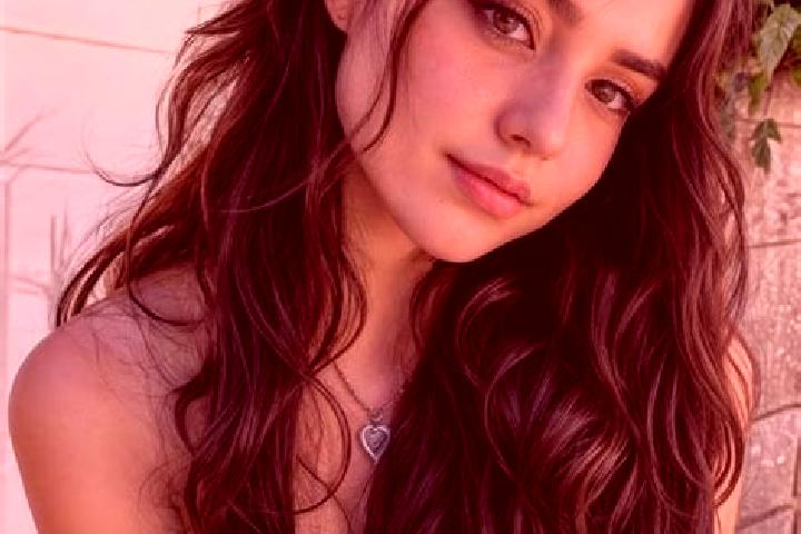 Ella, 23, a blonde amber-eyed middle eastern companion based in Soungra. Offering Overnight, Deep French Kissing, Girlfriend Experience, Duos, Striptease. Av...