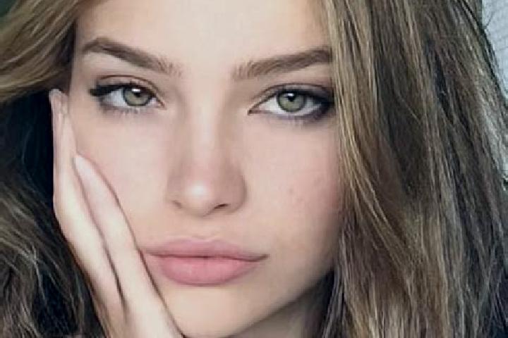 Ella, 23, a blonde brown-eyed mixed companion based in Empuriabrava. Offering Massage, Overnight, Roleplay. Available for incall and outcall, overnight booki...