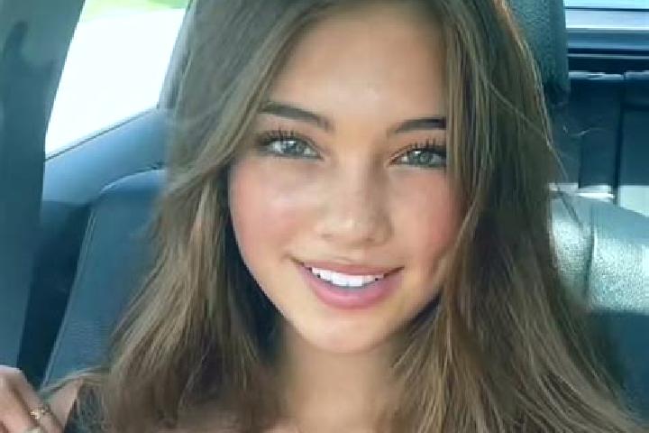 Ella, 23, a brunette grey-eyed mixed companion based in Kaiti. Offering Domination, Duos, Travel Companion. Available for incall and outcall, overnight booki...