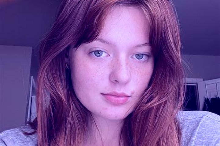 Ella, 23, a chestnut amber-eyed caucasian companion based in Bay Wood. Offering GFE, Massage, Striptease, CIM, Dinner Date. Available for incall and outcall,...