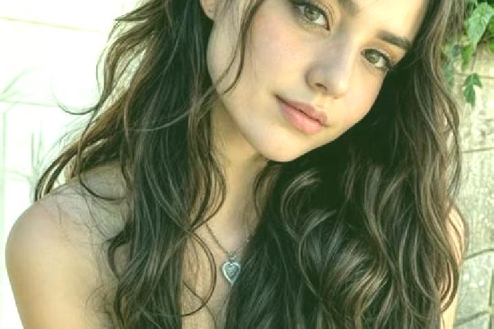 Ella, 23, a red hazel-eyed european companion based in Dawuhan. Offering CIM, Girlfriend Experience, Tantra. Available for incall and outcall, day and evenin...