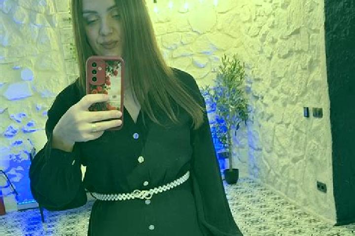 Ella, 23 — Escort in Condrea, Romania