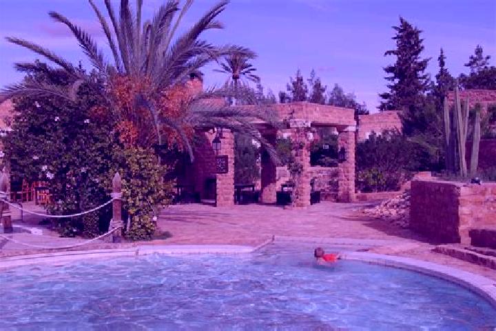 Ella, 23 — Escort in Ksar el Ababsa, Tunisia