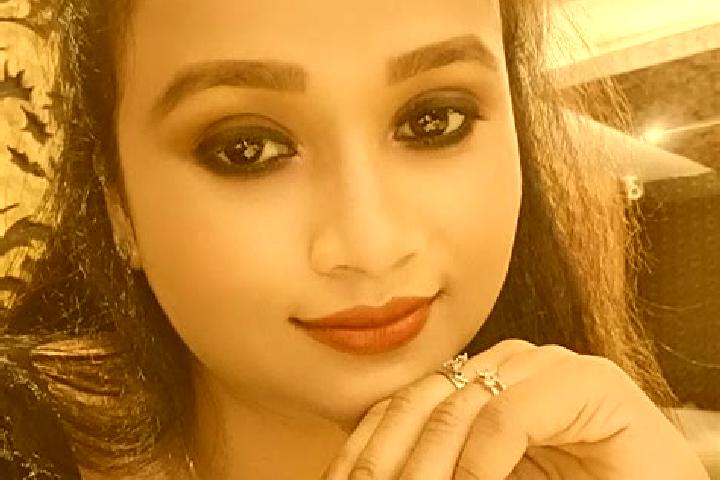 Ella, 23 — Escort in Sahapur, India
