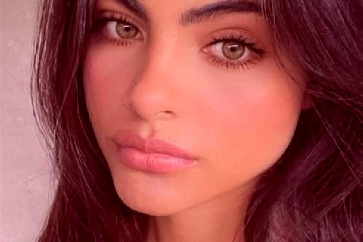 Ella, 24, a black green-eyed caucasian companion based in Baso. Offering Party Girl, Deep French Kissing, OWO, BDSM, Tantra. Available for incall and outcall...