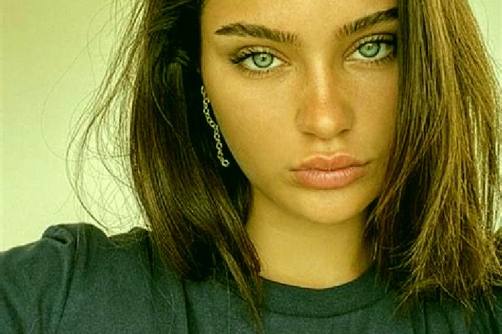 Ella, 24, a brunette dark-eyed caribbean companion based in Chassal. Offering Roleplay, Fetish, CIM, Striptease, Party Girl. Available for incall and outcall...