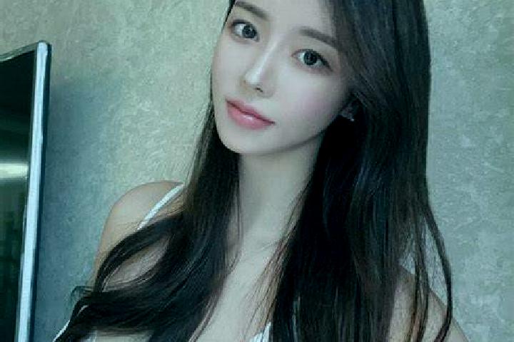Ella, 24 — Escort in Daruoyan, China