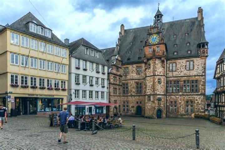 Ella, 24 — Escort in Oberstadt, Germany