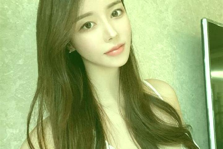 Ella, 24 — Escort in Shiyeli, Kazakhstan