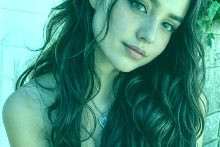 Ella, 25, a auburn amber-eyed caribbean companion based in Wanglinkou. Offering Party Girl, Travel Companion, Domination. Available for incall and outcall, o...