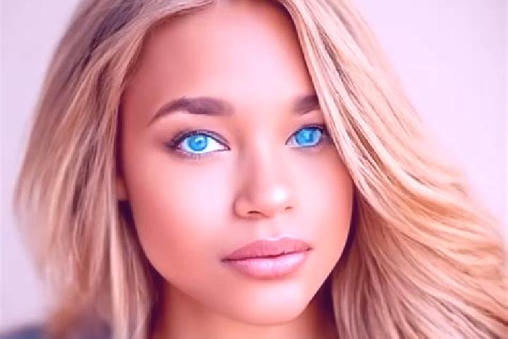 Ella, 25, a blonde blue-eyed latina companion based in Esigodini. Offering GFE, OWO. Available for incall and outcall, overnight bookings available.