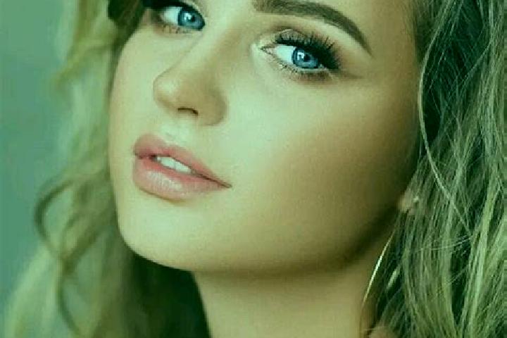 Ella, 25, a dark blonde blue-eyed middle eastern companion based in Huayacocotla. Offering Duos, Tantra, CIM. Available for incall and outcall, overnight boo...