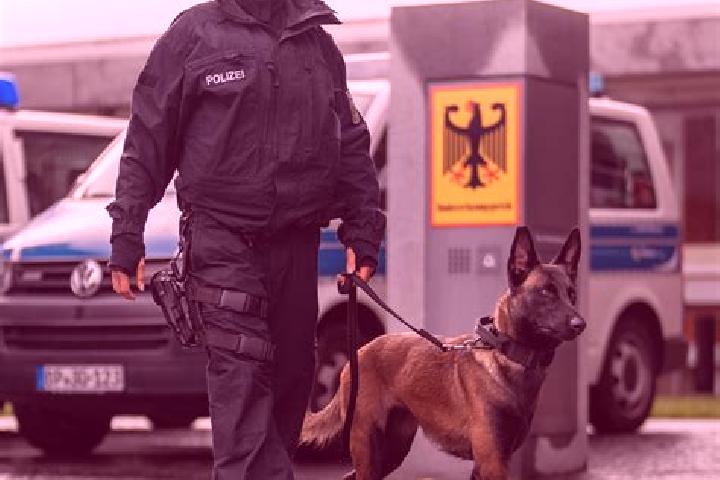 Ella, 25 — Escort in Bei der Hoehne, Germany
