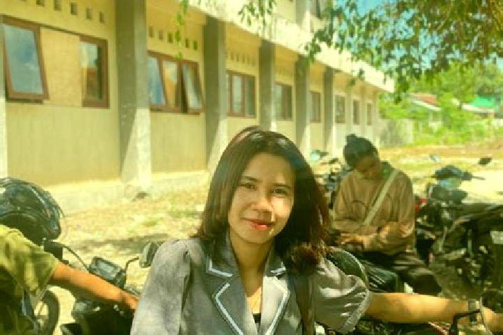 Ella, 25 — Escort in Oeleu, Indonesia