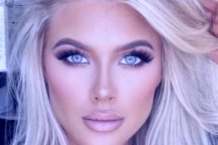 Ella, 26, a platinum blonde amber-eyed mediterranean companion based in Brownton. Offering Massage, Duos. Available for incall and outcall, day and evening d...