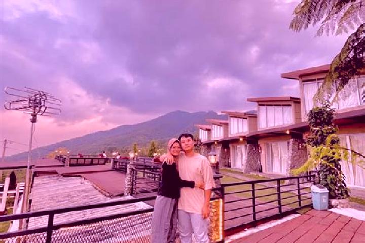 Ella, 26 — Escort in Sidomulyo Kulon, Indonesia